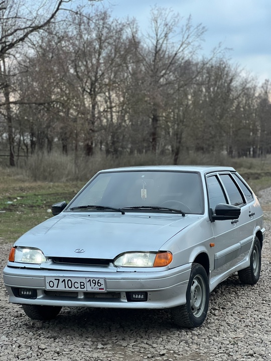 Продам 2 четырки
Черная 2006 год
Коробка