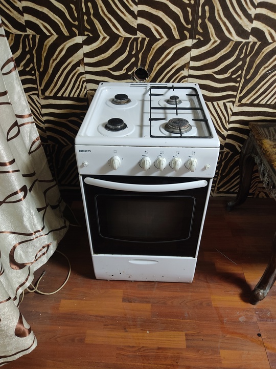 Донецк.
Продам газовую печь "ВЕКО"
Цена 3000