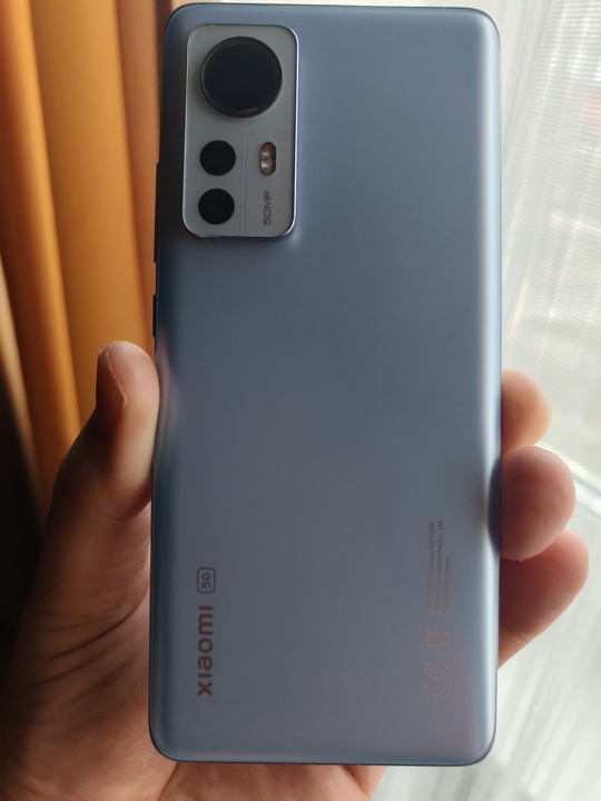 Продам компактный смартфон Xiaomi 12 (4)