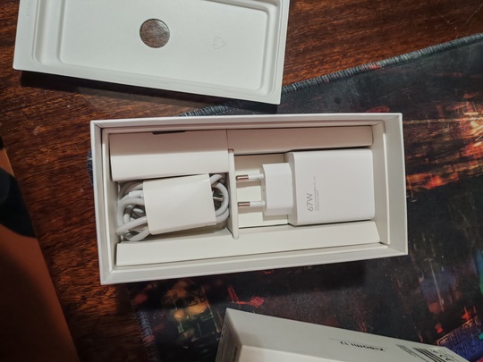 Продам компактный смартфон Xiaomi 12 (7)