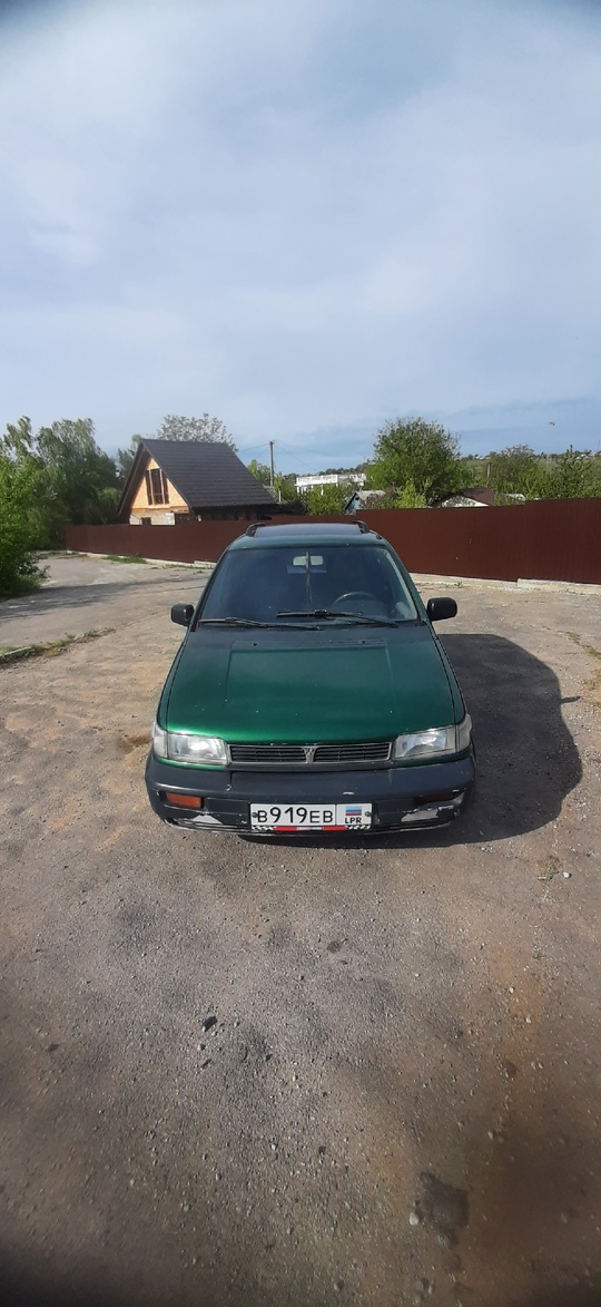 Продам Mitsubishi space runner 94г.Машина