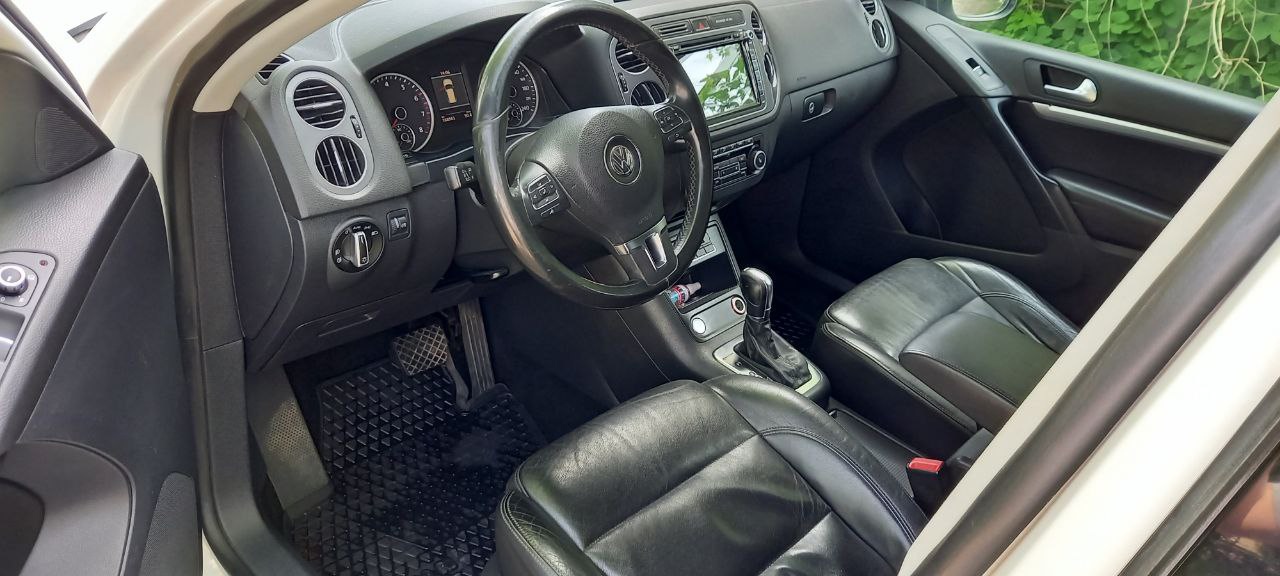 VoIkswagen Tiguan 2012 г.в.
На Автомате. (5)
