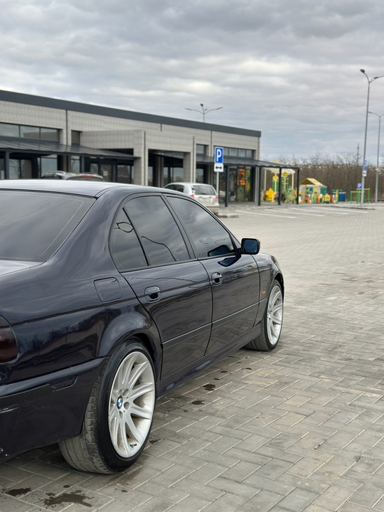 Продам либо обмен BMW E39
Мотор (4)