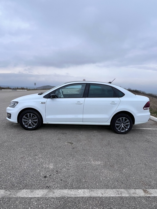 Volkswagen Polo 2019 (комплектация CONNECT (3)
