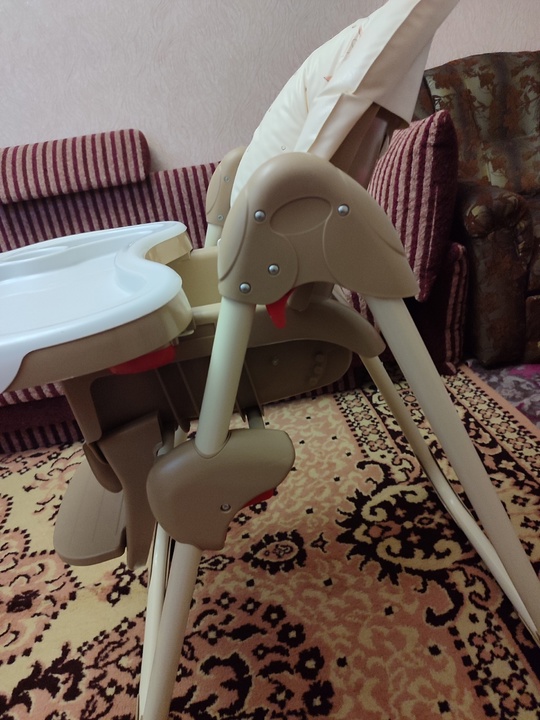 Продам стульчик для кормления в (2)