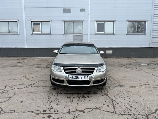 Volkswagen Passat B6 
Цена : (1)
