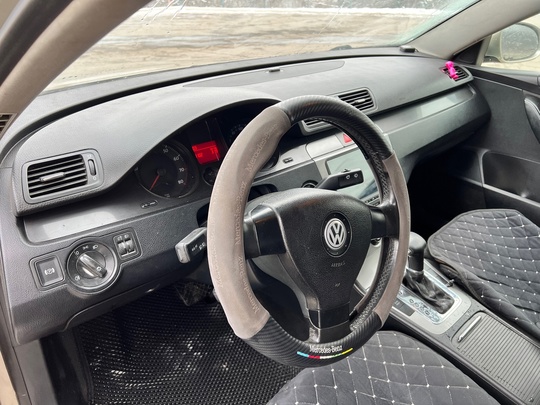 Volkswagen Passat B6 
Цена : (9)