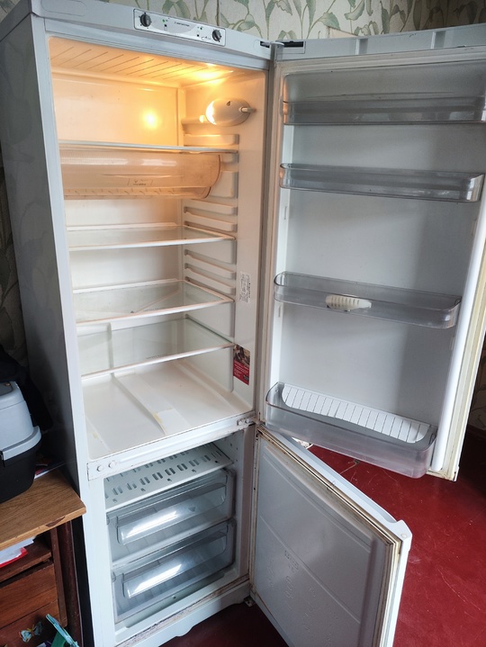 Продам холодильник Hotpoint Ariston RMBA-2185

Высота (2)