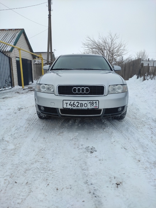 Продам Ауди А4 б6 
Год (1)