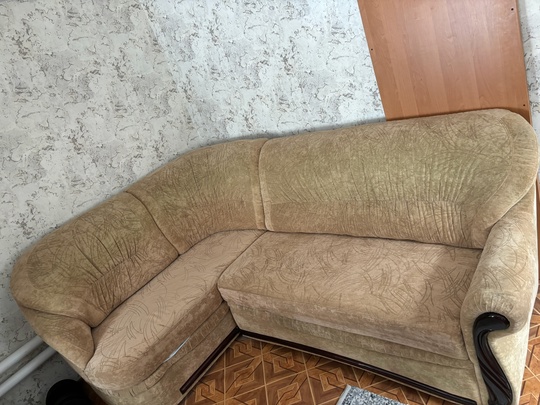 Продам угловой диван , замша,бежевый
Спальный (2)