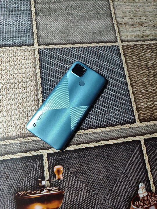 Продам смартфон Realme C 21-Y (2)