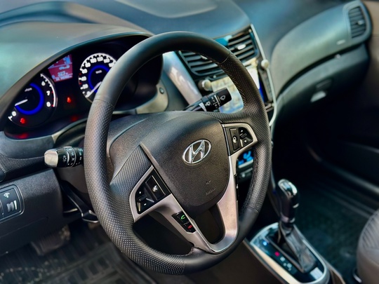 hyundai solаris 2014г.в
oбъем 1.6 резвая. (4)