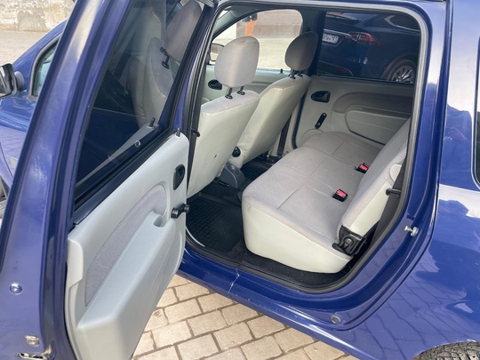 Dacia Logan
2008 год 
1.4 бензин (6)