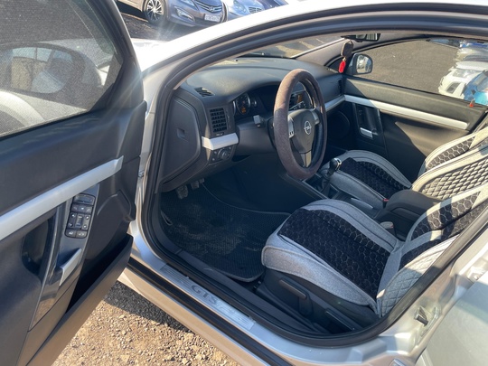 Opel Vectra C
2003 год 
260.000 (3)