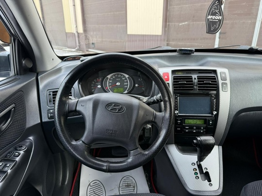 Hyundai Tucson
2008
2.0 дизель, АКПП
Полный привод (6)