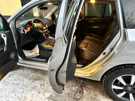 Renault KOLEOS Bose 2009 год, (4)