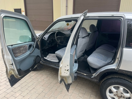 Chevrolet Niva 
2004 год 
1.7 (5)