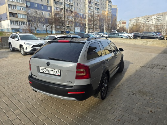 Skoda Octavia A5 Scout
2009
2.0 дизель, (2)