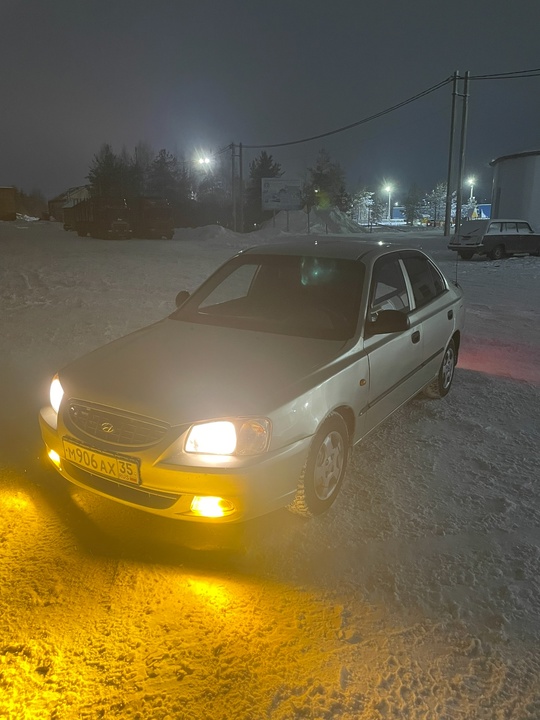 Продам хундай акцент 
2004 год