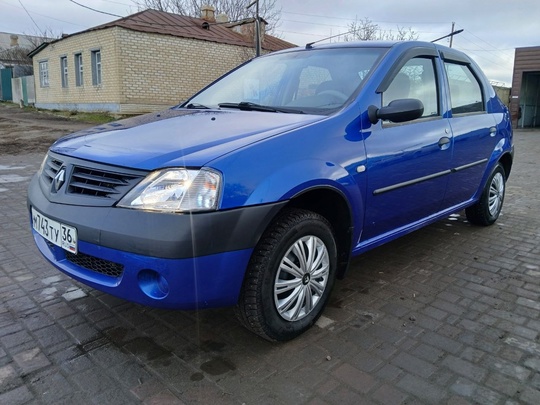 Продаю  Рено Логан год (3)
