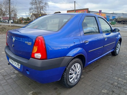 Продаю  Рено Логан год (5)