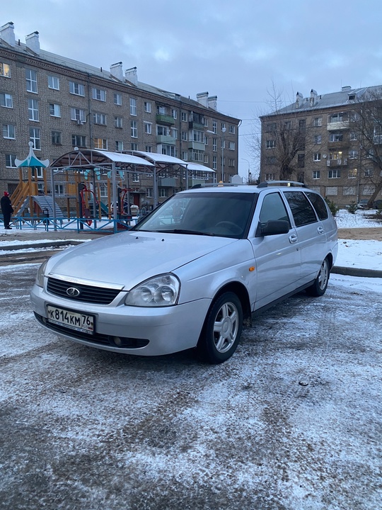 Lada Priora универсал 2010 год
Машина
