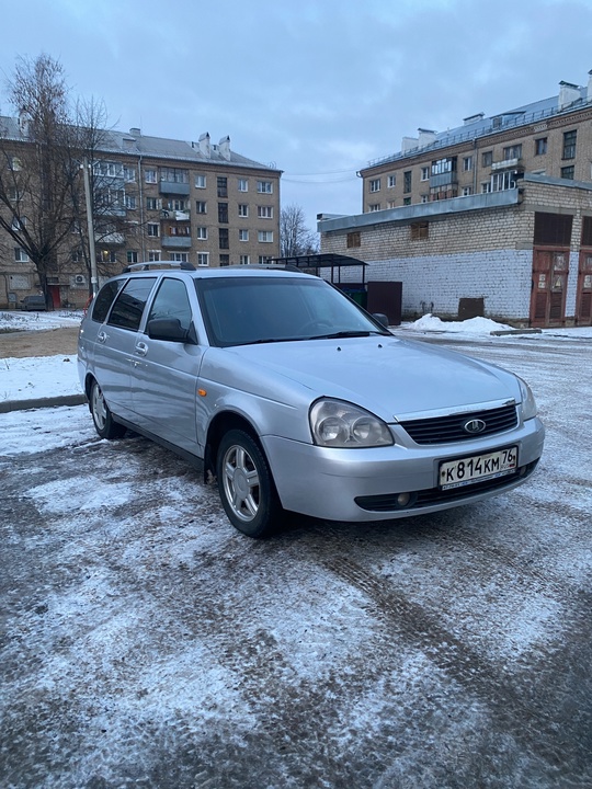 Lada Priora универсал 2010 год
Машина (2)