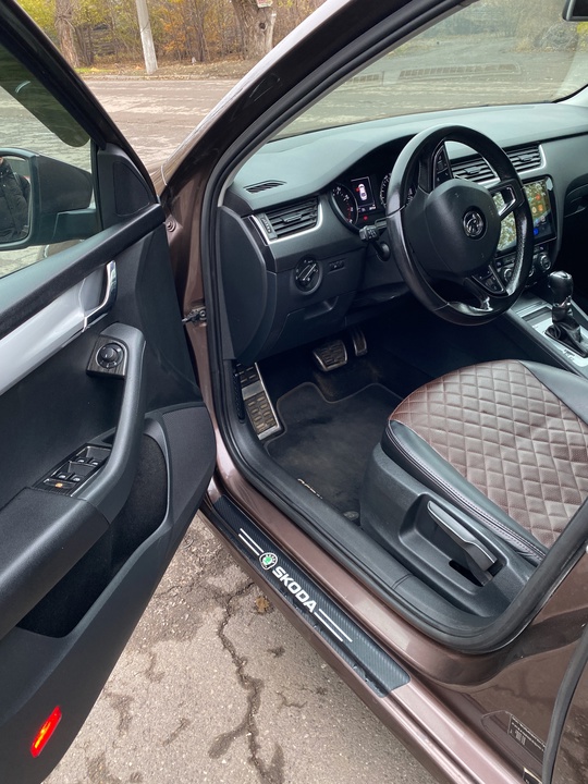 ПРОДАМ SKODA OCTAVIA 
2015 года!
Коробка (5)