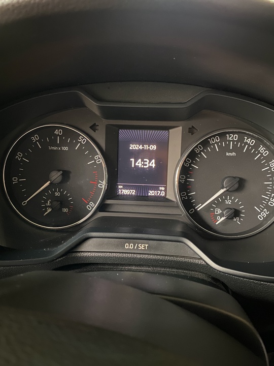 ПРОДАМ SKODA OCTAVIA 
2015 года!
Коробка (8)