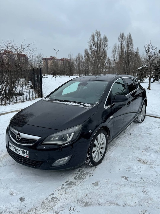 Opel Astra J 2011г.в 1.6