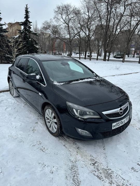 Opel Astra J 2011г.в 1.6 (3)