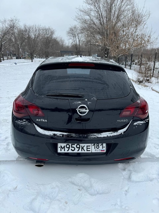 Opel Astra J 2011г.в 1.6 (4)