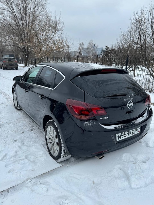 Opel Astra J 2011г.в 1.6 (5)