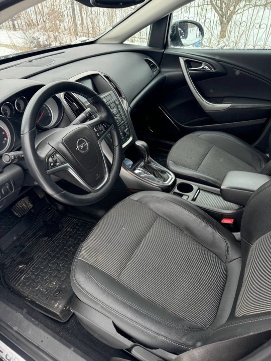 Opel Astra J 2011г.в 1.6 (6)