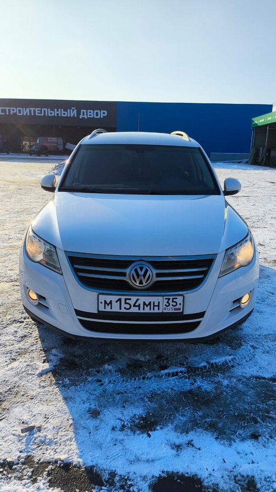 Volkswagen Tiguan
В отличном состоянии 
Зелёная