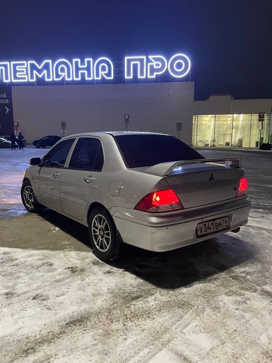 Автомобиль на хорошем ходу, мотор (1)