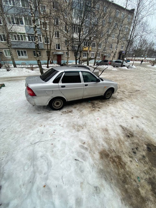 Приора 2008 год 
3 владельца (2)