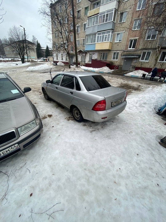 Приора 2008 год 
3 владельца (3)
