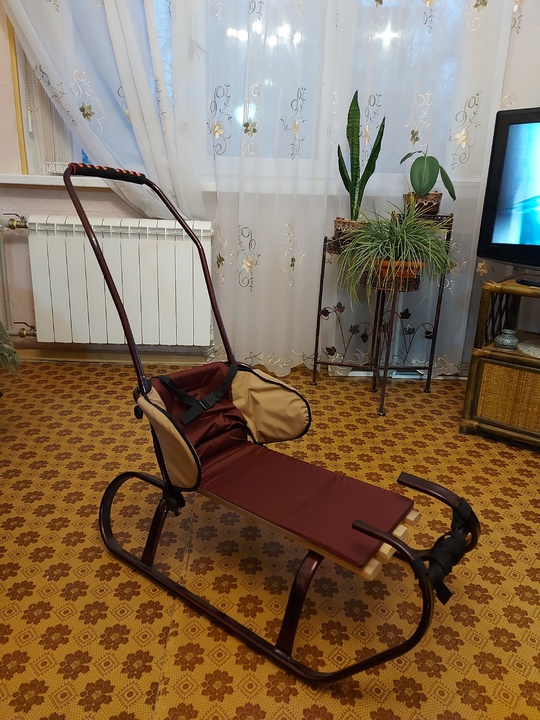 Продаются новые санки -цвет темная