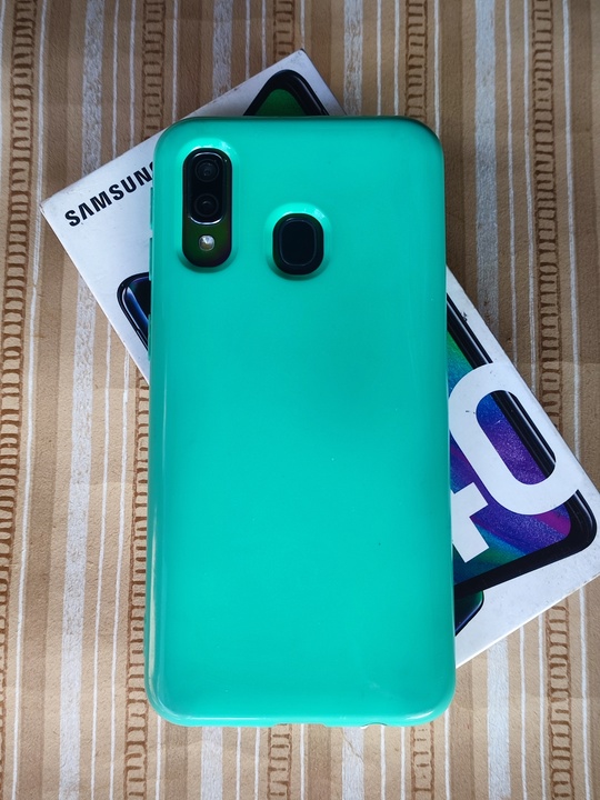 Samsung Galaxy A40 black .
Аккуратный