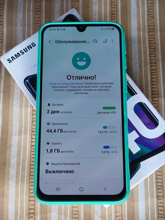 Samsung Galaxy A40 black .
Аккуратный (2)
