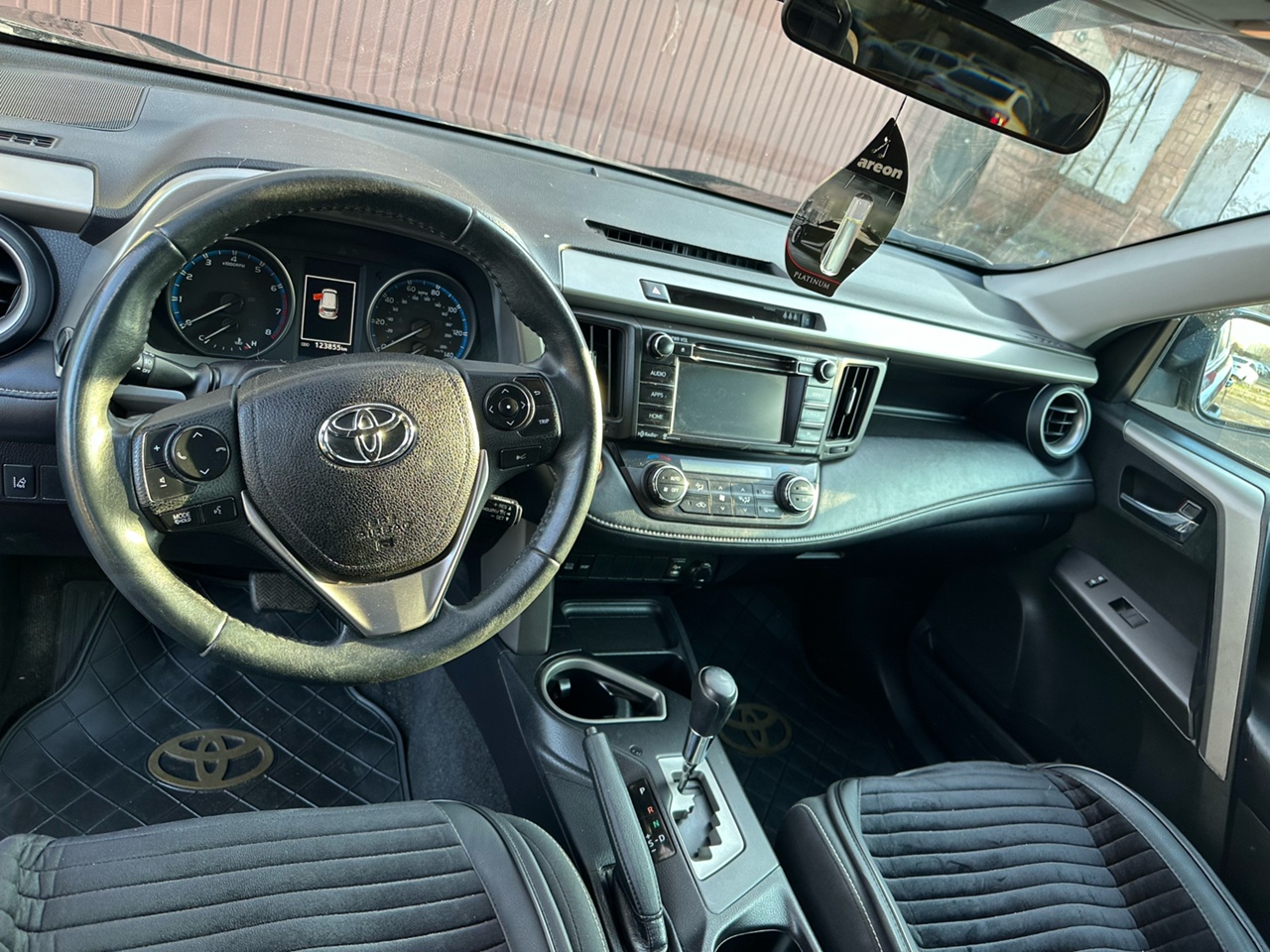 Продам Toyota Rav 4, в (7)