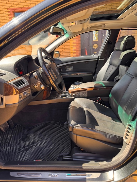 В продаже BMW SERIE 7 (3)