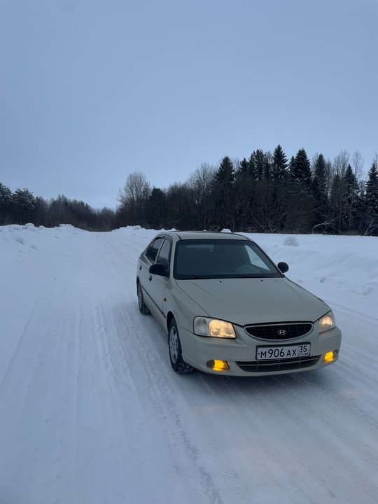 Продам хундай акцент 
2004 год