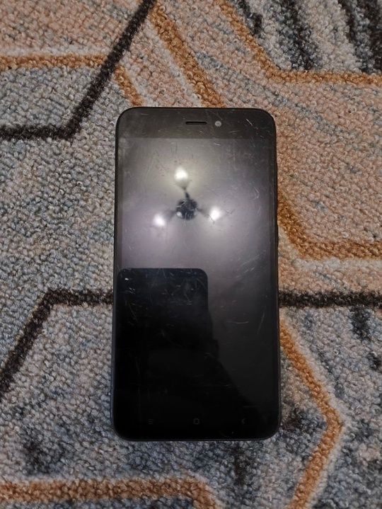 Продам телефон Redmi GO.Полностью рабочий.Цена1000
