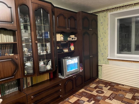 Продажа стенки в гостиную.
Пока не (1)