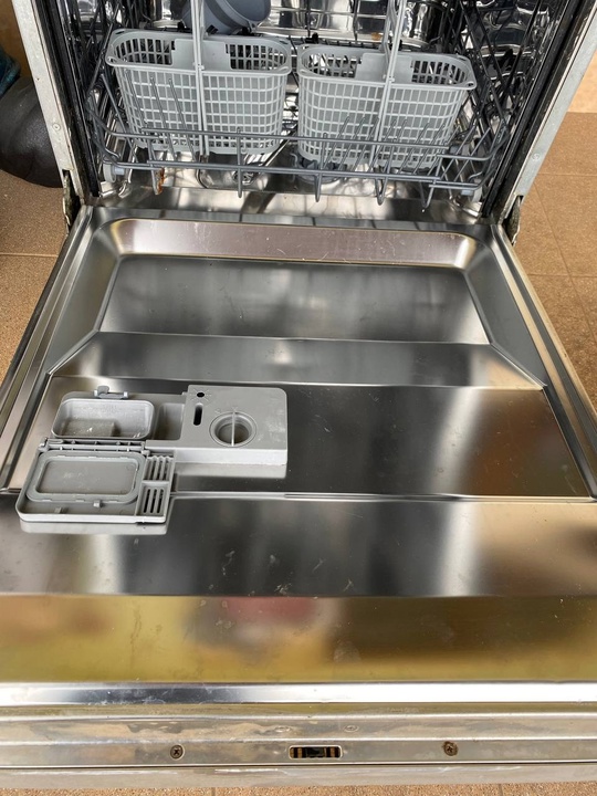 Продам посудомоечную машину Smeg, производство (1)