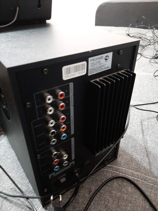 продам 4500 руб 
колонки Microlab (1)