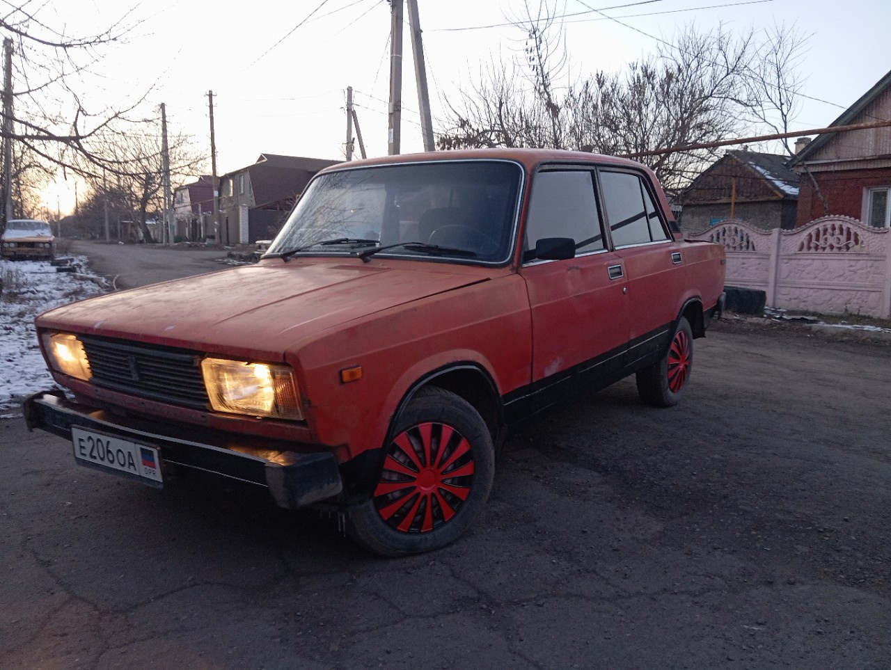 Продам ваз 2105 год 1990.