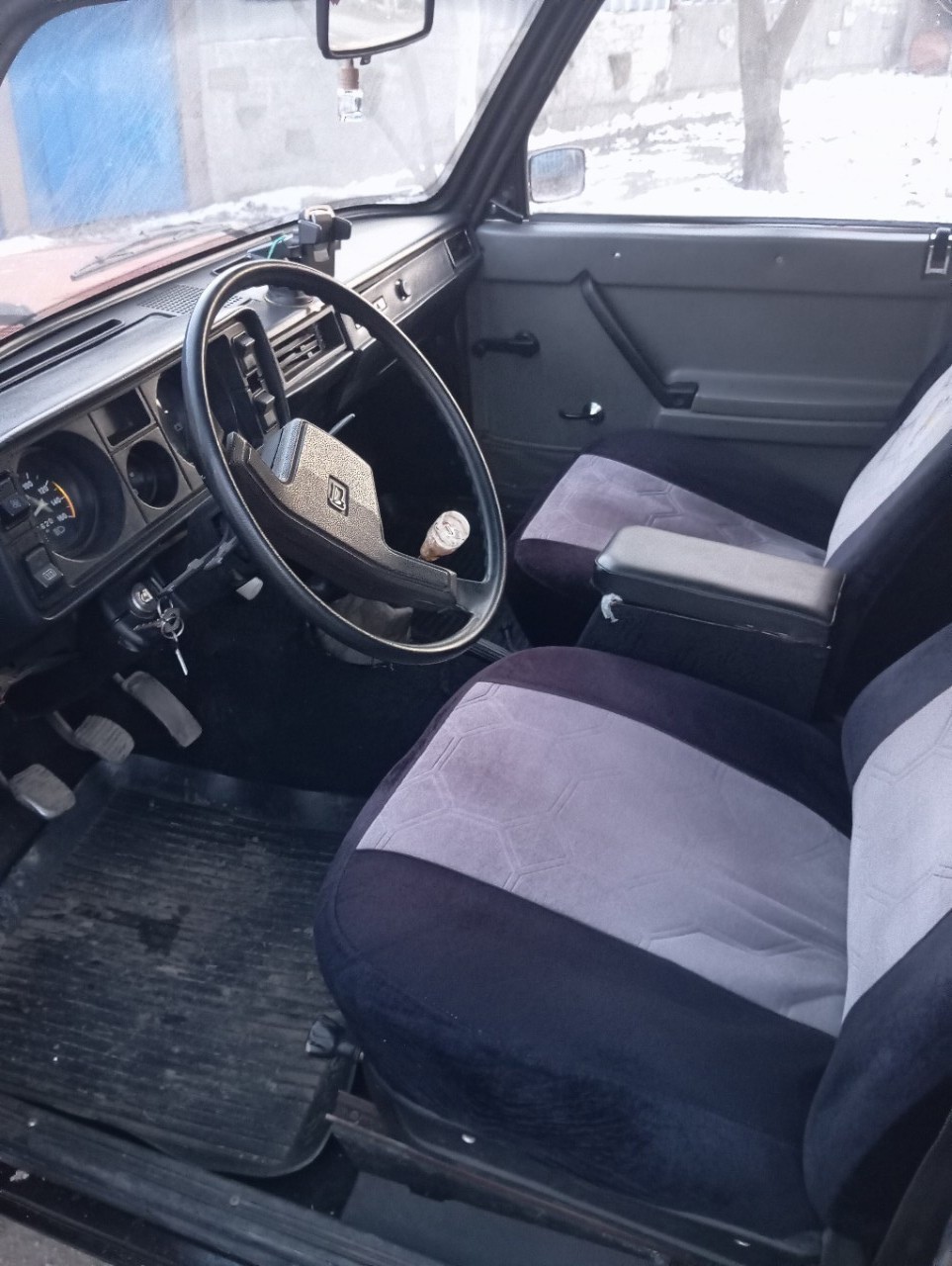Продам ваз 2105 год 1990. (3)